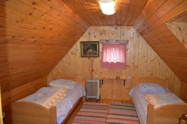 Ev (Two Bedroom Holiday Home with Terrace)