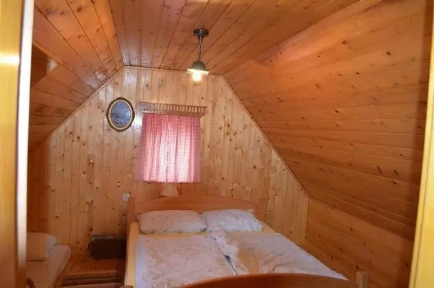 Ev (Two Bedroom Holiday Home with Terrace)