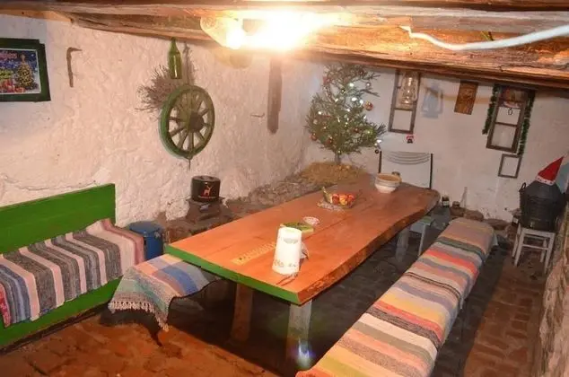 Ev (Two Bedroom Holiday Home with Terrace)