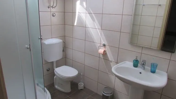 Ev (Two Bedroom Holiday Home)