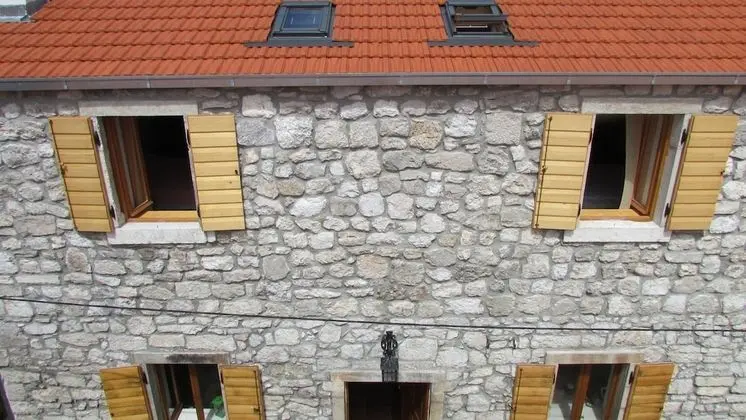 Ev (Two Bedroom Holiday Home)