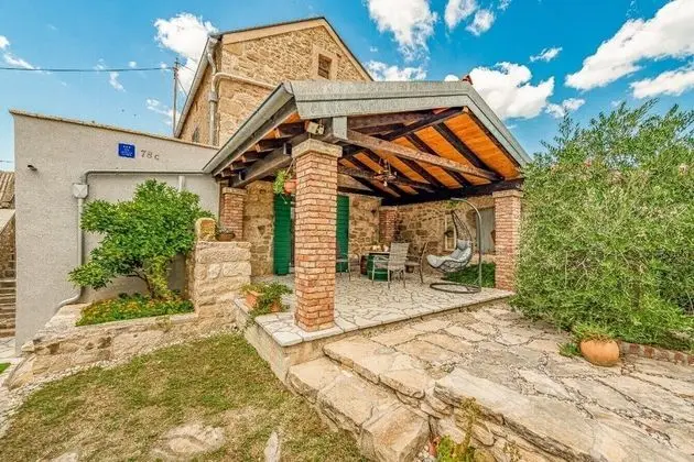 Romantic Ev, 2 Yatak Odası, Sıcak Su Havuzu, Avlu Manzaralı