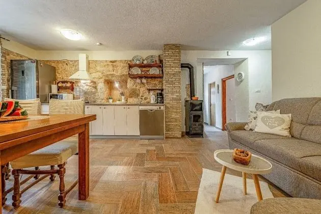 Romantic Ev, 2 Yatak Odası, Sıcak Su Havuzu, Avlu Manzaralı