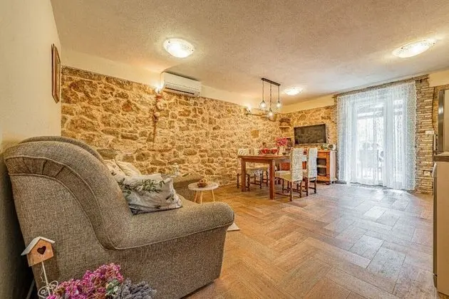 Romantic Ev, 2 Yatak Odası, Sıcak Su Havuzu, Avlu Manzaralı