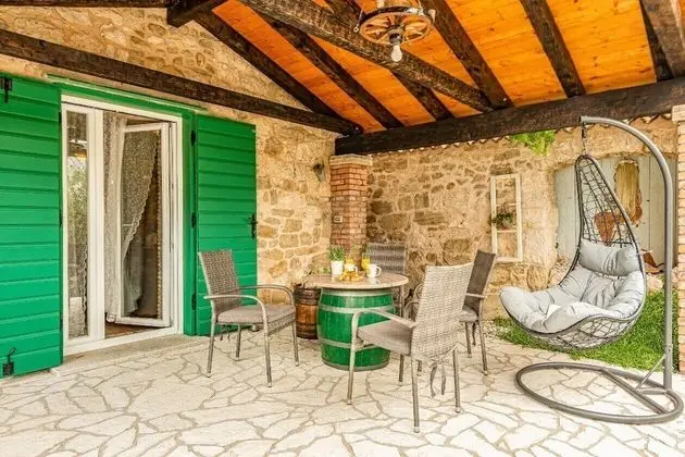 Romantic Ev, 2 Yatak Odası, Sıcak Su Havuzu, Avlu Manzaralı