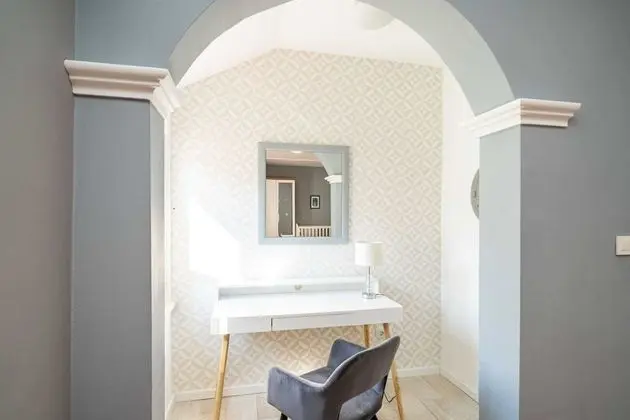 Ev (Four Bedroom Holiday Home with Pool)