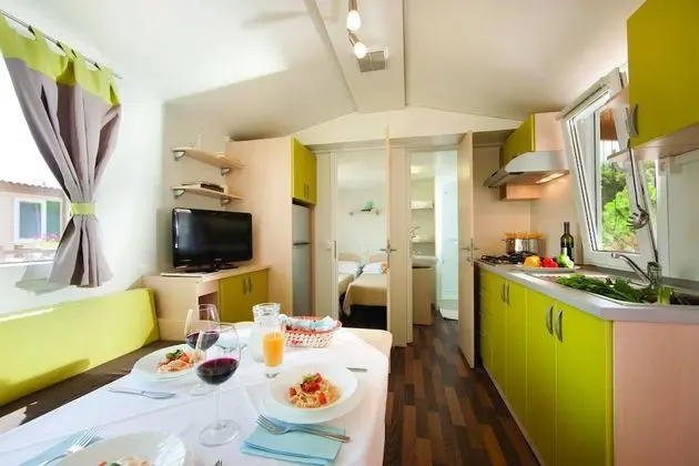 Classic Karavan, Teras (Sirena)