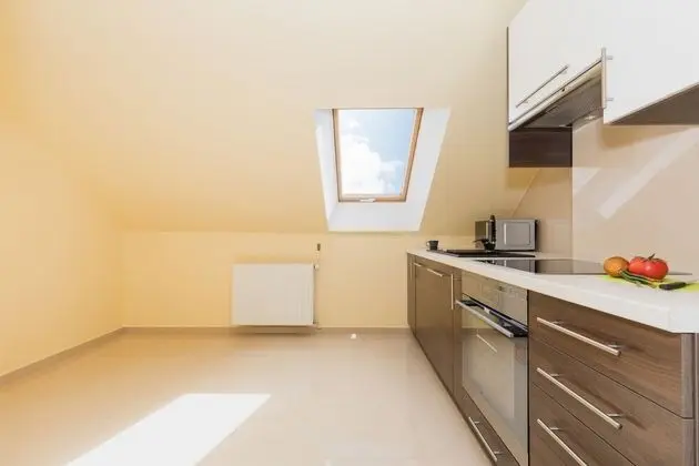 Apart Daire, 3 Yatak Odası, Mutfak, Bahçe Manzaralı