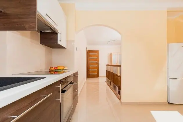 Apart Daire, 3 Yatak Odası, Mutfak, Bahçe Manzaralı