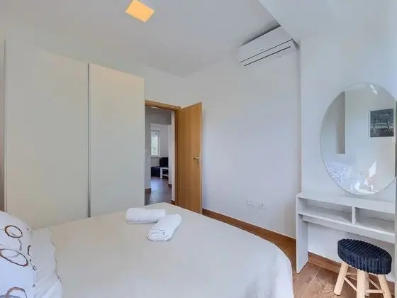 Ev (Two Bedroom Holiday Home with Terrace)