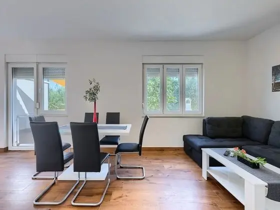 Ev (Two Bedroom Holiday Home with Terrace)