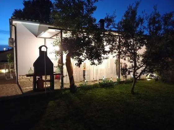 Ev (Two Bedroom Holiday Home with Terrace)