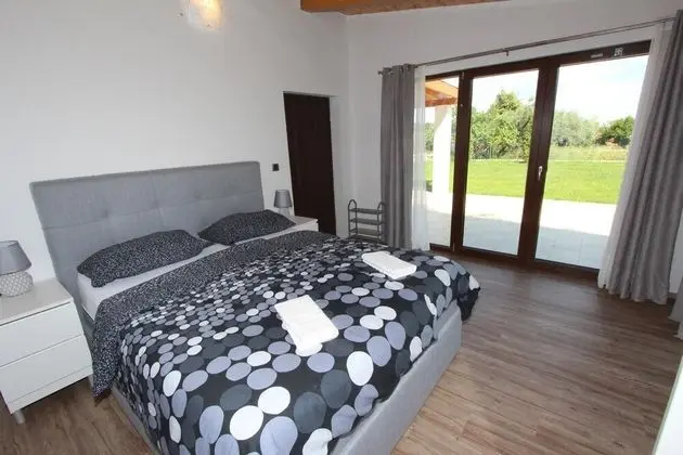 Ev, 2 Yatak Odası, Balkon, Bahçe Manzaralı