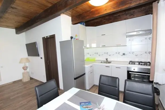 Ev, 2 Yatak Odası, Balkon, Bahçe Manzaralı