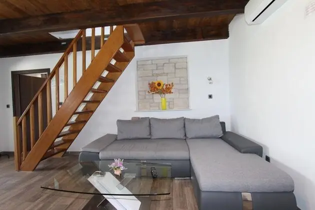 Ev, 2 Yatak Odası, Balkon, Bahçe Manzaralı