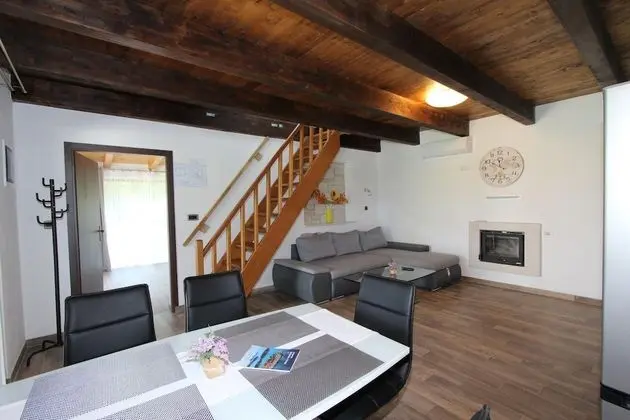 Ev, 2 Yatak Odası, Balkon, Bahçe Manzaralı