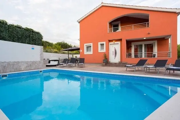 Villa, Kişiye Özel Havuzlu