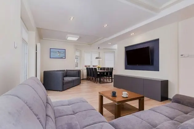 Ev, 4 Yatak Odası, Teras, Bahçe Manzaralı