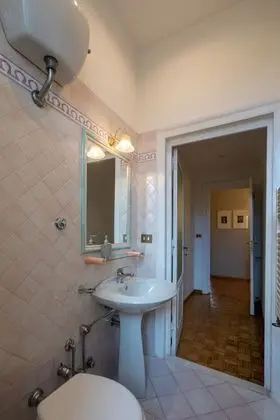 Ev, 4 Yatak Odası, Sigara İçilebilir