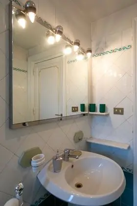 Ev, 4 Yatak Odası, Sigara İçilebilir