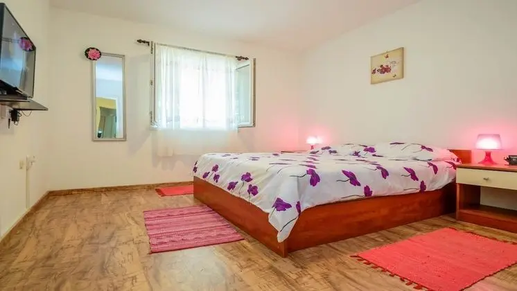 Traditional Ev, Plaj Kenarı