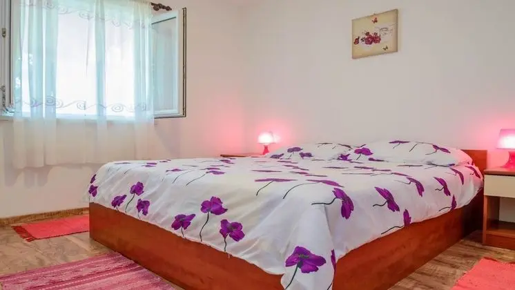 Traditional Ev, Plaj Kenarı