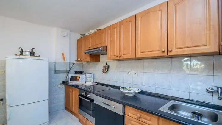 Traditional Ev, Plaj Kenarı