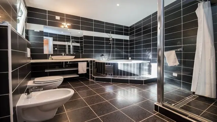 Traditional Ev, Plaj Kenarı