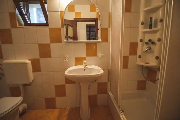 Villa, 5 Yatak Odası, Balkon (5 bedrooms and living room)