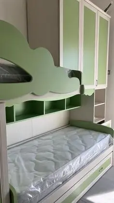 Ortak Ranzalı Oda, 2 Yatak Odası, Balkon