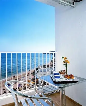1 Çift Kişilik Veya 2 Tek Kişilik Yatak Superior Sea View