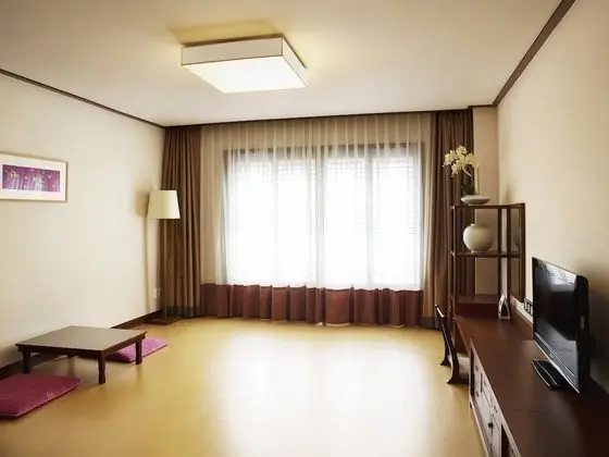 Standard Room with futon - Breakfast inclusive option is for 2 guests