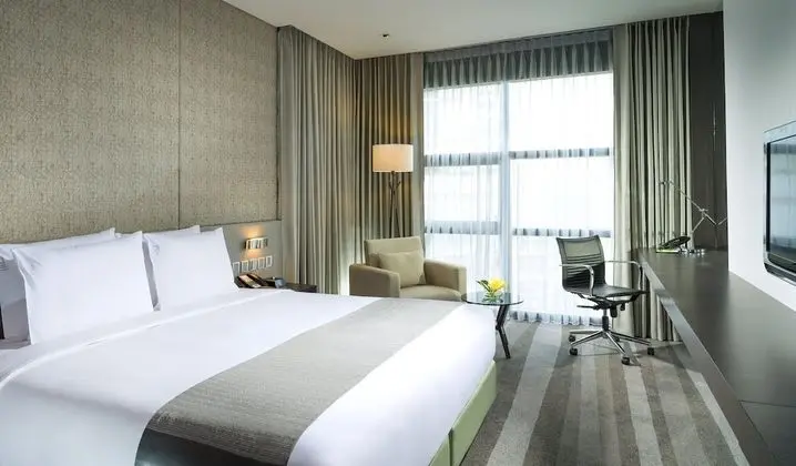 Standard Oda, 1 En Büyük (King) Boy Yatak, Şehir Manzaralı (High Floor)