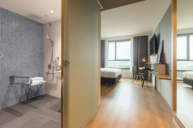 Oda, 1 Büyük (Queen) Boy Yatak, Engellilere Uygun