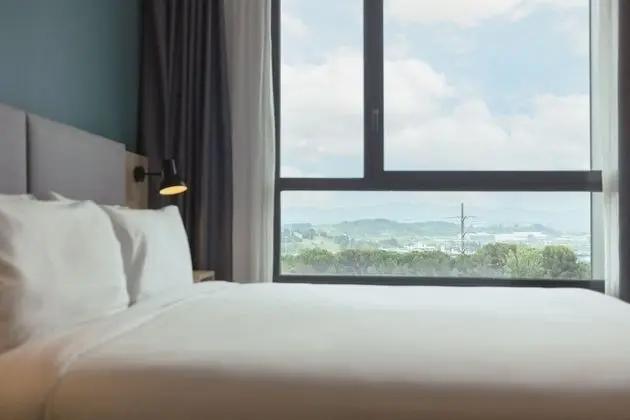 Standard Oda, 1 Büyük (Queen) Boy Yatak ve Çekyat