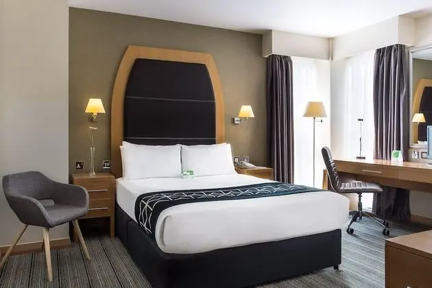 Standard Oda, 1 Çift Kişilik Yatak ve Çekyat