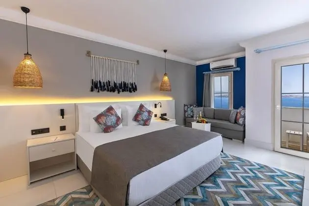 Premium Oda, 1 En Büyük (King) Boy Yatak ve Çekyat, Deniz Manzaralı