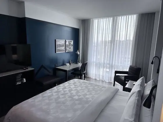 Standard Oda, 1 En Büyük (King) Boy Yatak, Şehir Manzaralı (High Floor)