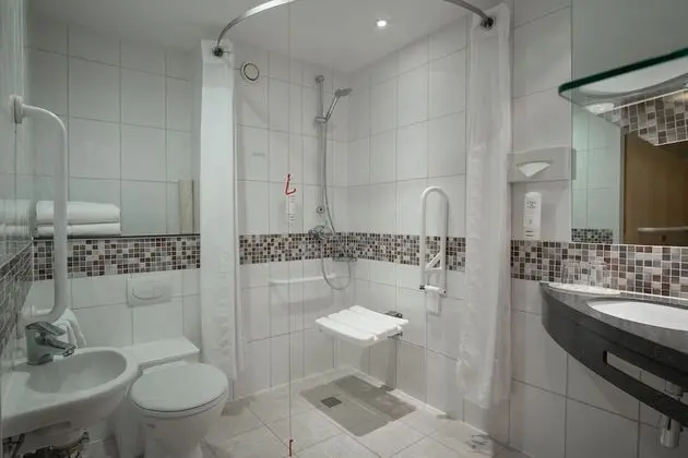 Standard Oda, 1 Çift Kişilik Yatak, Engellilere Uygun