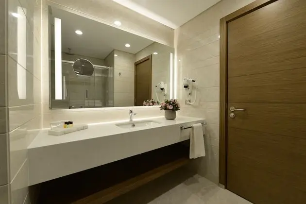 Premium Oda, 1 Büyük (Queen) Boy Yatak ve Çekyat, Şehir Manzaralı