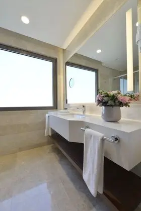 Premium Oda, 1 Büyük (Queen) Boy Yatak ve Çekyat, Şehir Manzaralı