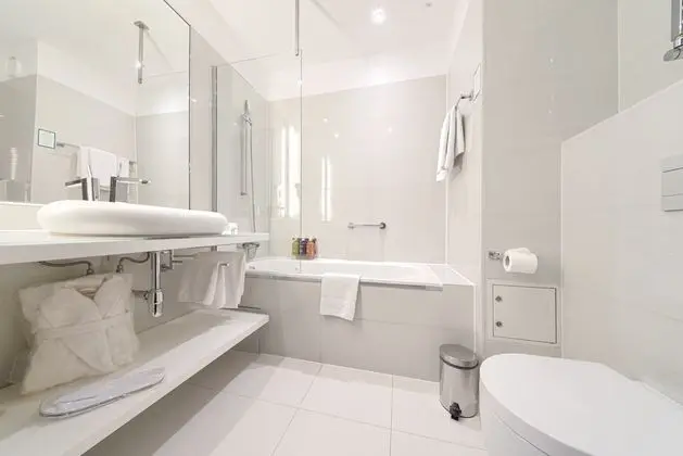 Premium Oda, 1 En Büyük (King) Boy Yatak, Nehir Manzaralı, Köşe (Furnished Balcony)