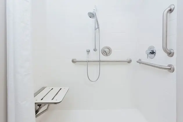 Süit, 1 En Büyük (King) Boy Yatak, Engellilere Uygun (Mobil Tub)