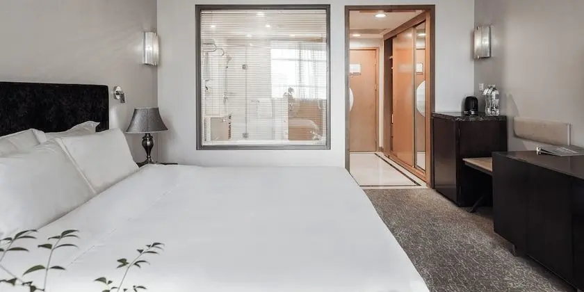 Standard Oda, 1 En Büyük (King) Boy Yatak (Lounge Access)