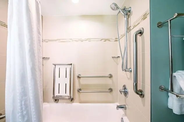 Standard Oda, 1 En Büyük (King) Boy Yatak, Engellilere Uygun (Mobility Tub)