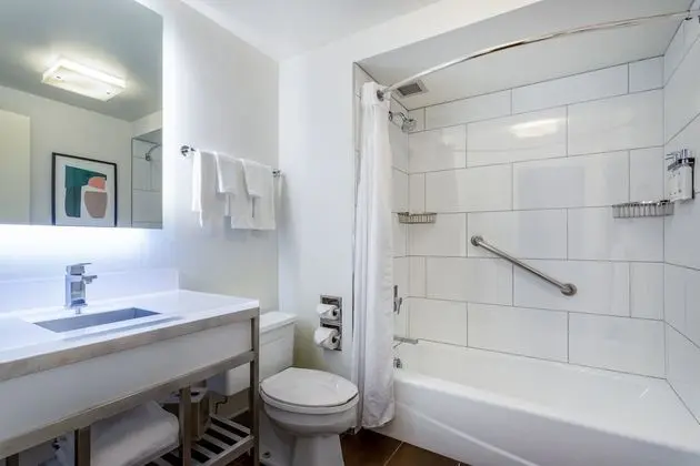 Premium Oda, 1 En Büyük (King) Boy Yatak, Engellilere Uygun (Mobility, Accessible Tub)