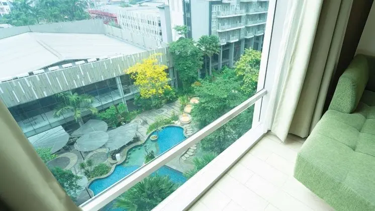 Standard Oda, 1 En Büyük (King) Boy Yatak, Sigara İçilebilir, Havuz Manzaralı (Bathtub)