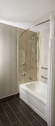 Standard Oda, 1 En Büyük (King) Boy Yatak, Engellilere Uygun, Buzdolabı