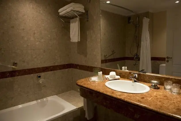 Standard Oda, 1 En Büyük (King) Boy Yatak, Manzaralı