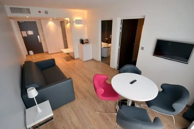 Süit, 1 En Büyük (King) Boy Yatak ve Çekyat